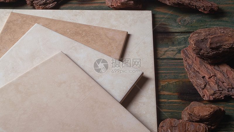 欧式大理石门套配瓷砖，风格统一比材质更关键